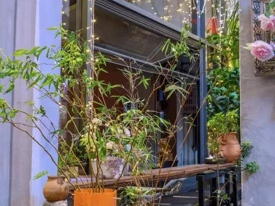 Houyuan Qisu Creative Theme Hostel