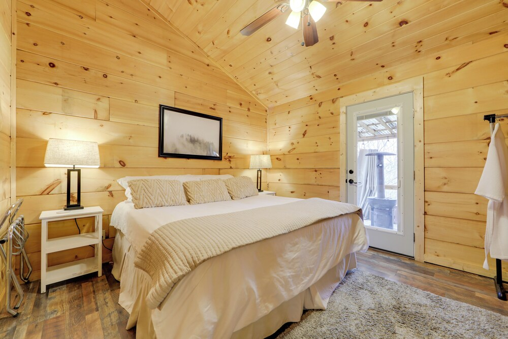 2 Units w/ Decks & Fire Pit: Cosby Getaway