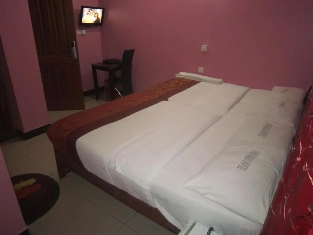 Cornrad Hotel