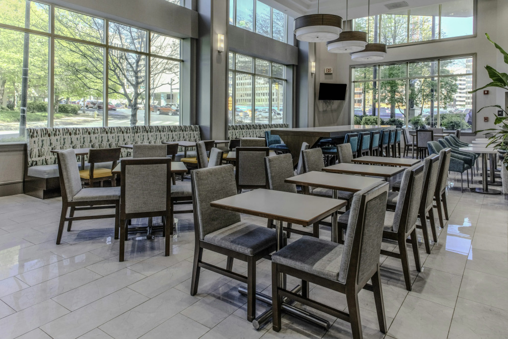 Hampton Inn & Suites Arlington Crystal City DCA