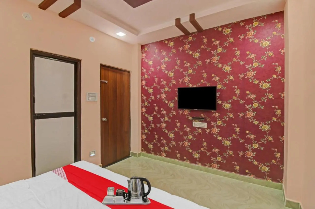 Hotel O Raj