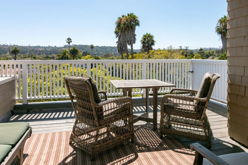 New Listing! The Penthouse Suite At De La Vina Inn Studio Bedroom Hotel Room