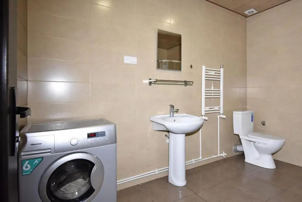Mashtoc33 New apartment Yerevan center