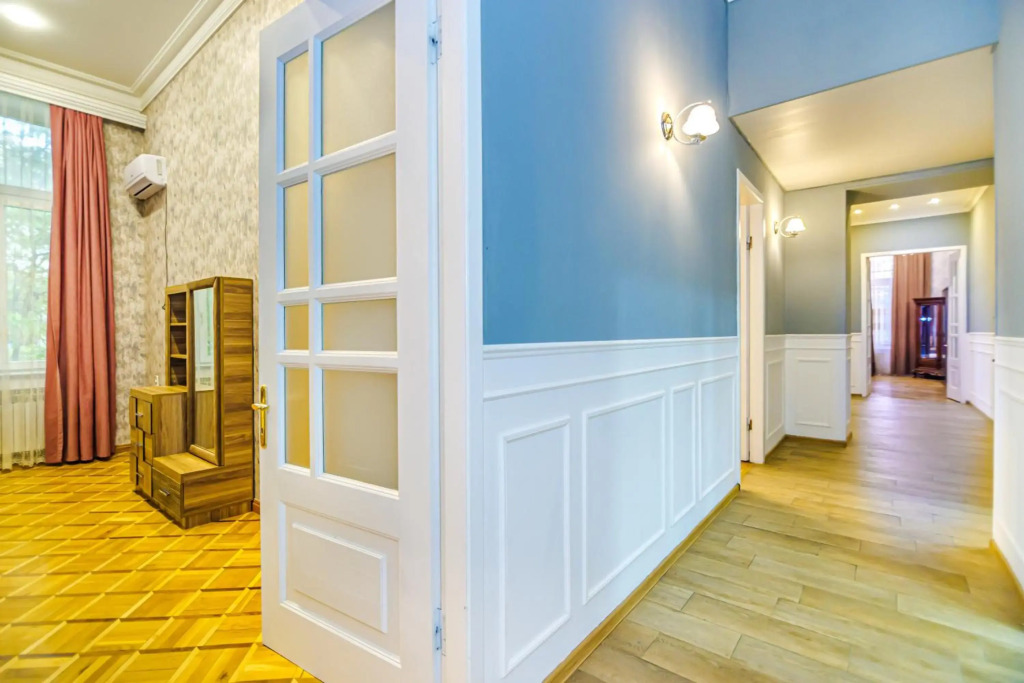 Targovu 5 Room DeLuxe Apartment