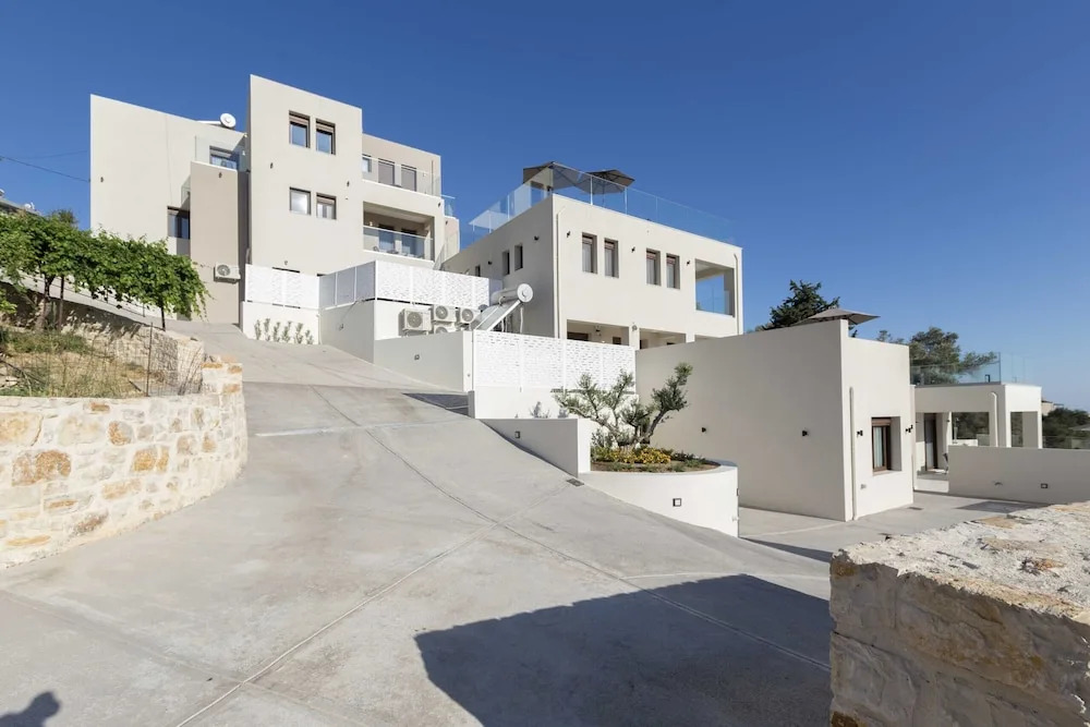 Villa Santa Ιrini 3 - With Heated Pool
