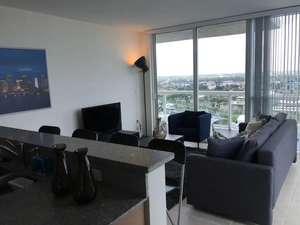 LYX Suites by the Miami River