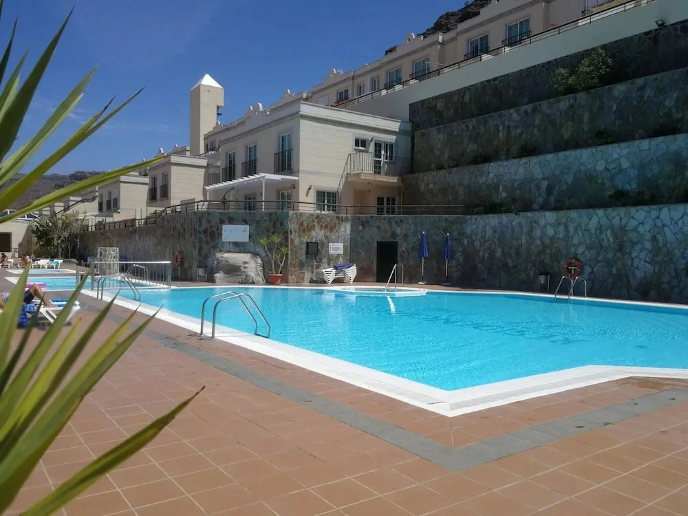 Welcoming and Modern Holiday Home With Access to Swimming Pool