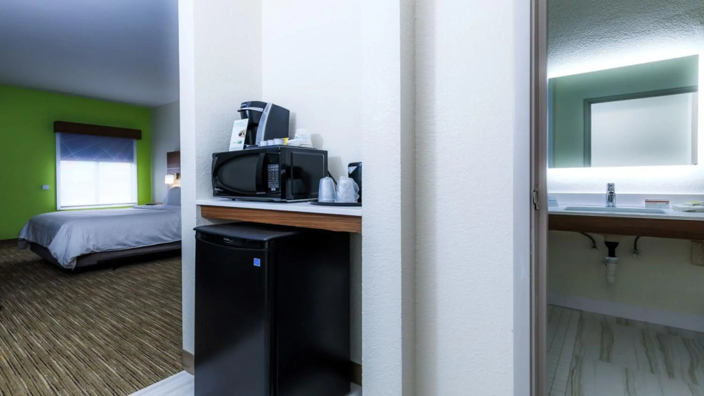 Holiday Inn Express Osage Beach - Lake of the Ozarks by IHG