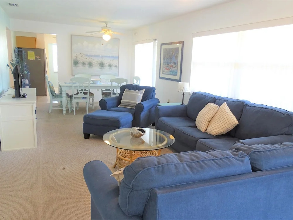 Point of Rocks Home 1010-1012 6 Bedrooms 6 Bathrooms Home