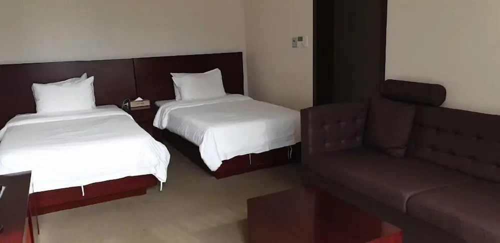 Hotel The Base