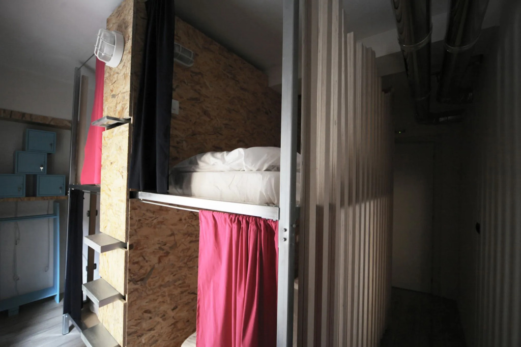 Dopa Hostel