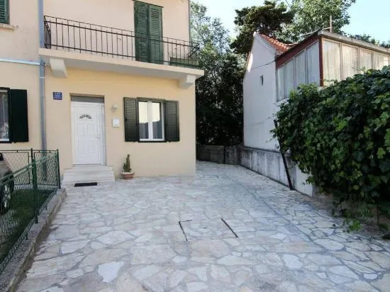 Villa Meri very central and beautiful apartment