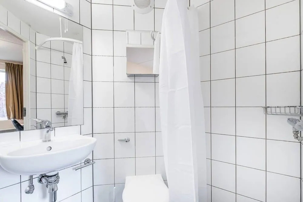 En Suite Rooms COLINDALE SK