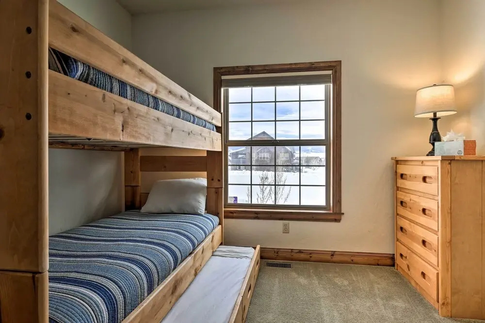 Luxe Rocky Mtn Retreat w/ Hot Tub - By Winter Park