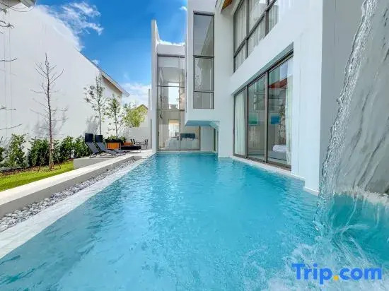 Modern Luxury Pool Villa Resort | near Bang Tao Beach | Phuket | Warm Plus