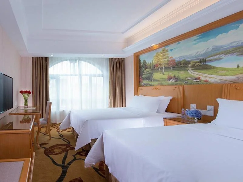 Vienna Hotel Shenzhen Dalang Clothing Base