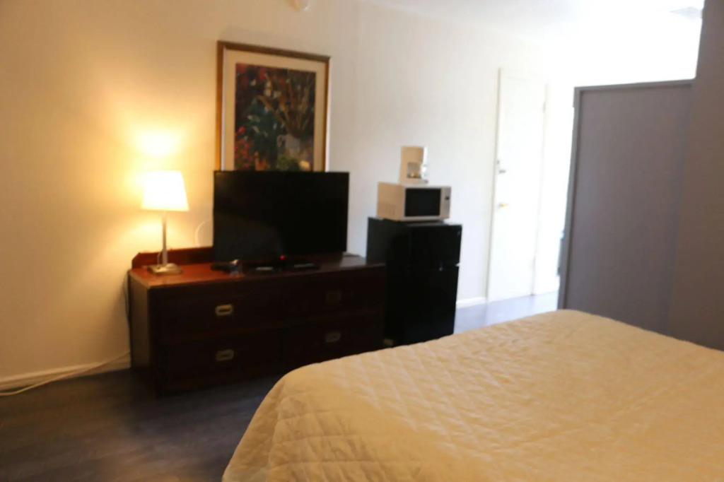 Hiway House Motel