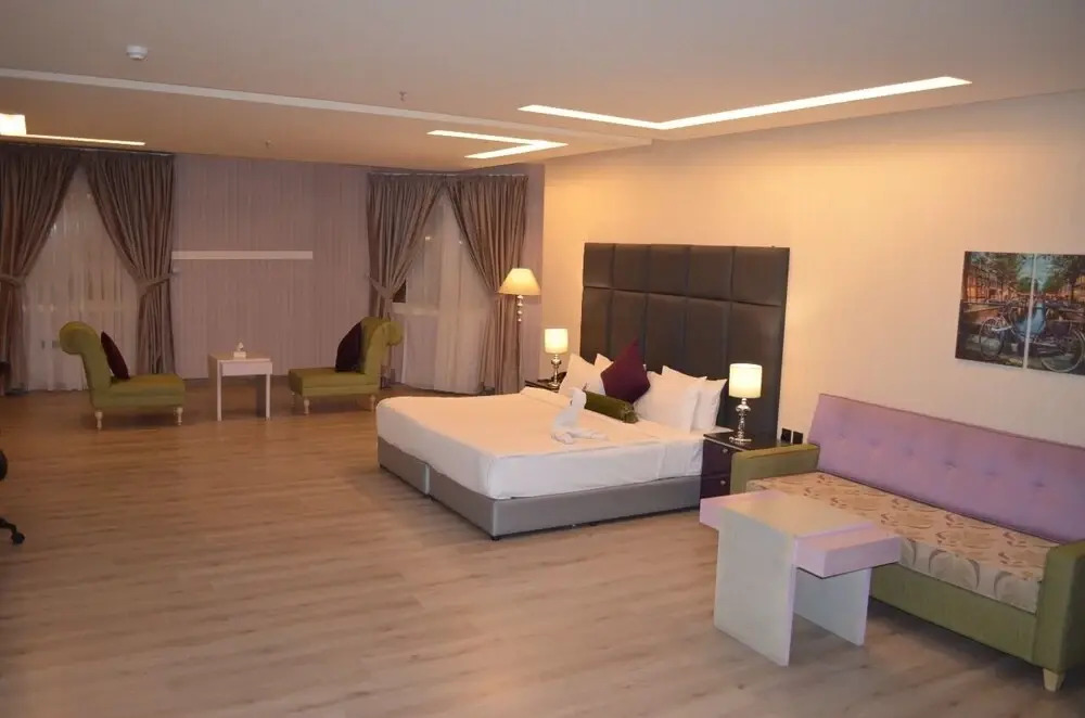 Noah Hotel