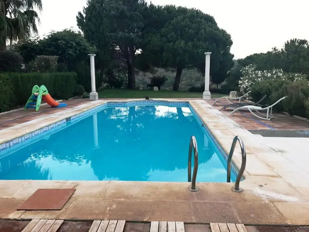 4 bedrooms villa with sea view private pool and enclosed garden at Estepona 1 km away from the beach