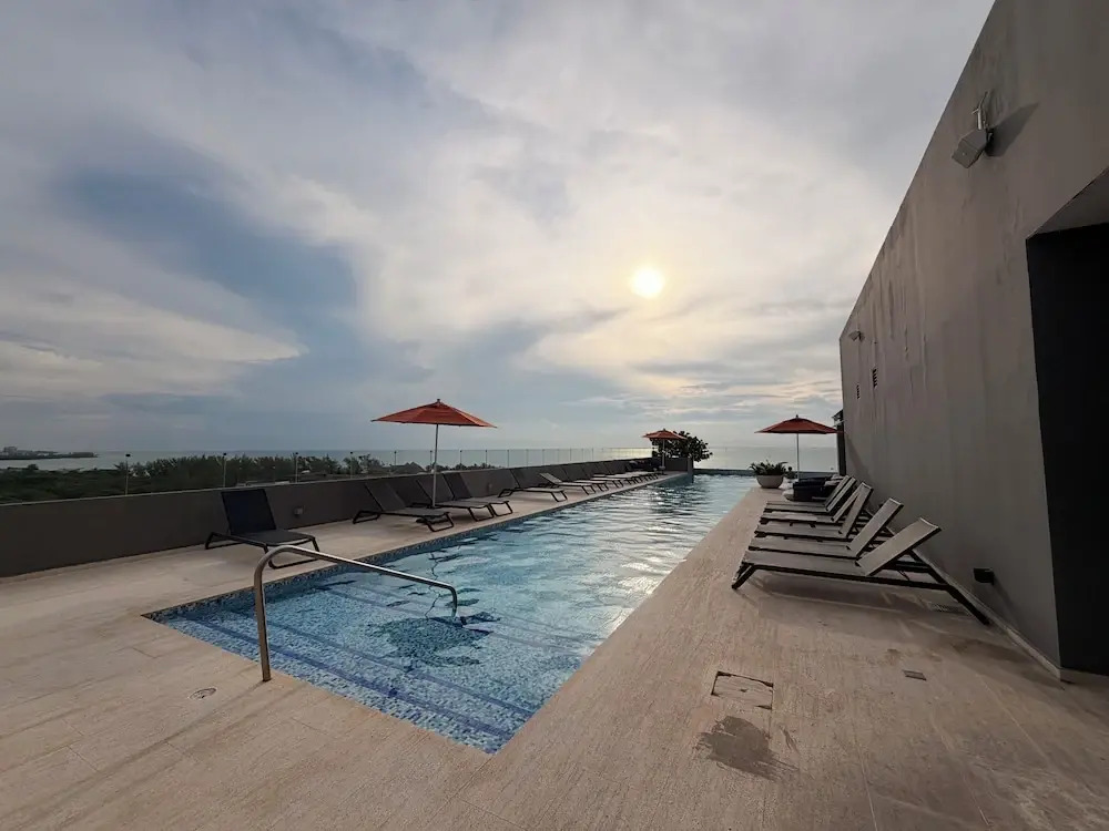 Lux 1 Bdr Ocean View 1 Block To Beach