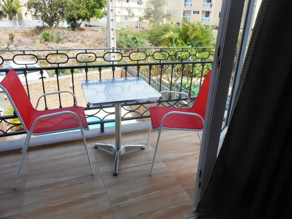 Twins Apartments Flic en Flac Beach