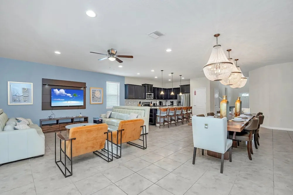 Perfect Location, Beautiful and Spacious 8BD Home, Free Waterpark! #8so884