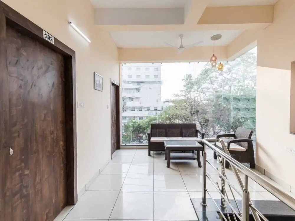 Anroute Stays127- Opposite Bansal Hospital