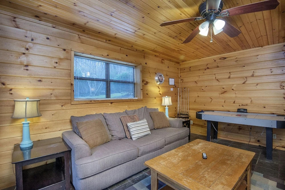 Homespun Hospitality by Heritage Cabin Rentals