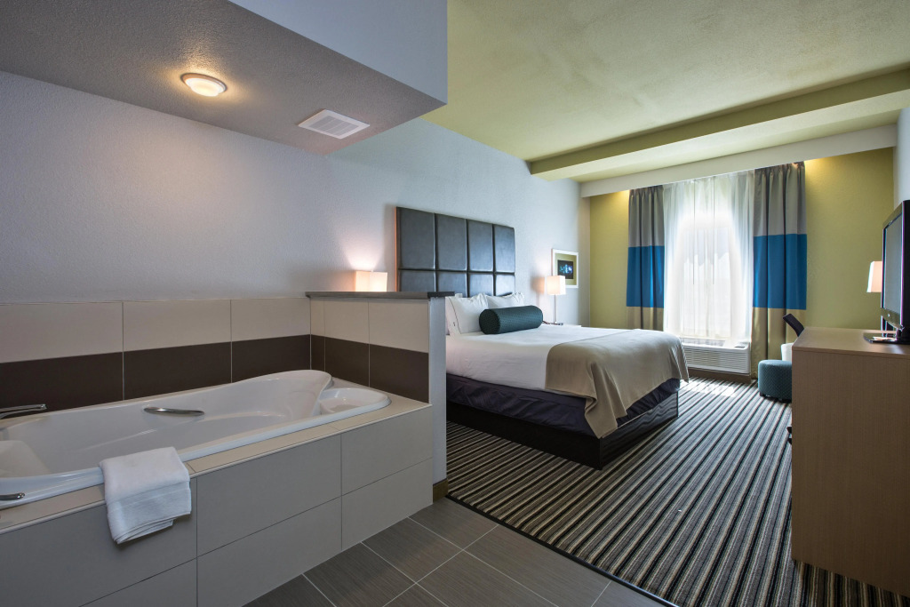 Holiday Inn Express Hotel & Suites, Carlisle-Harrisburg Area by IHG