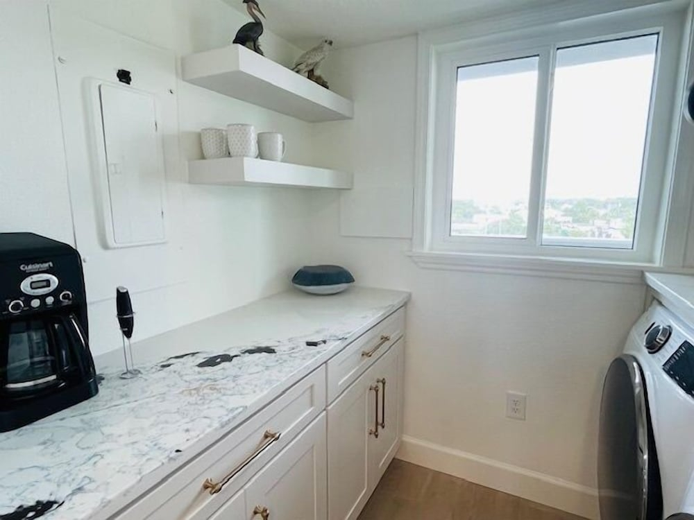 Surf Dweller 405 - Emerald Beach Hide Away