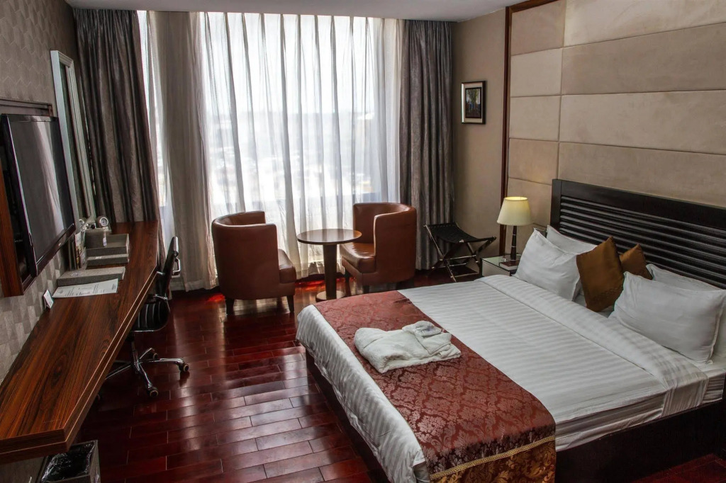 Airport Golden Tulip Hotel