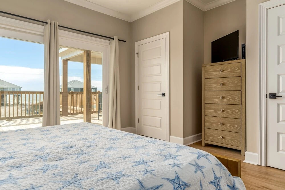 Blue Jays - 2334 Bienville 4 Bedroom Home by RedAwning