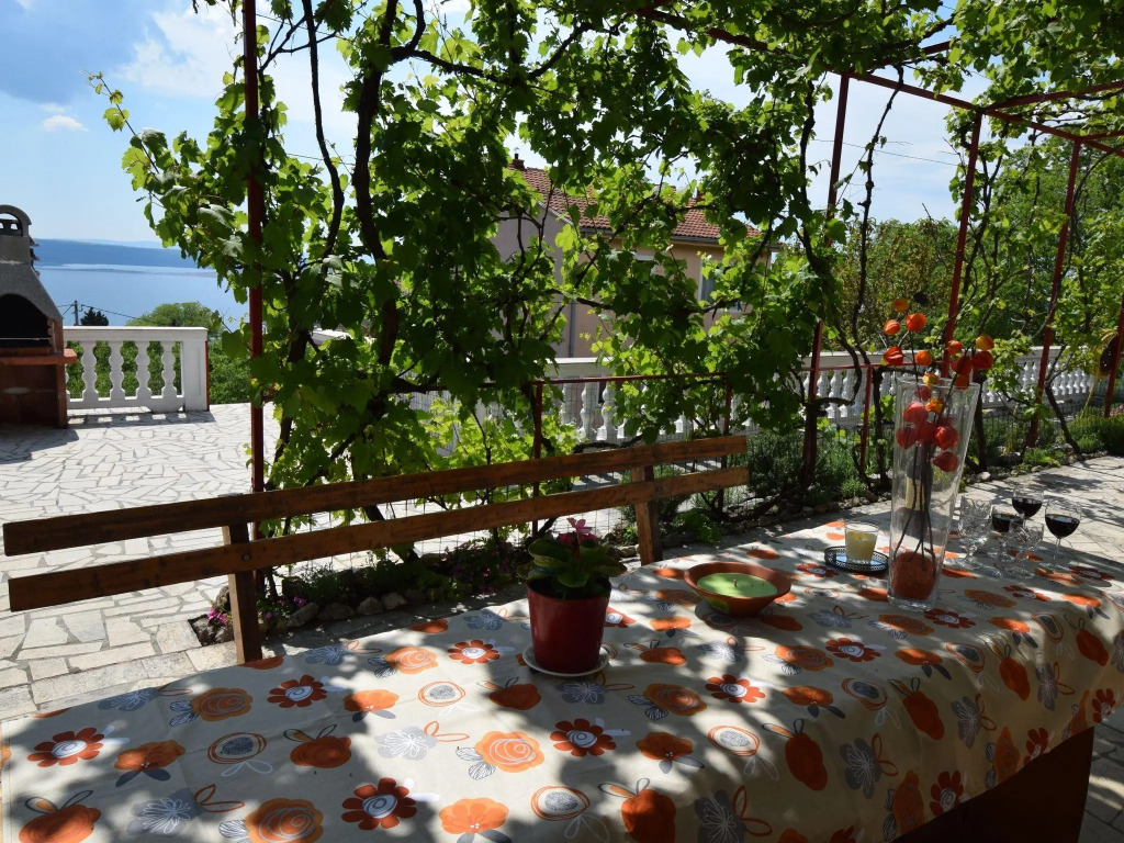 Luxurious Apartment in Dramalj with Swimming Pool
