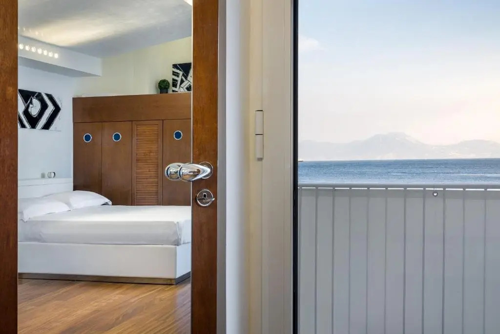 LHP Suite Posillipo