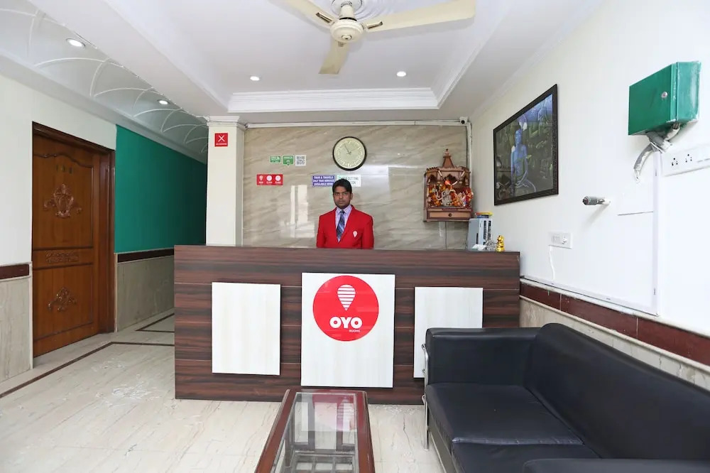 OYO 7619 Hotel VRS