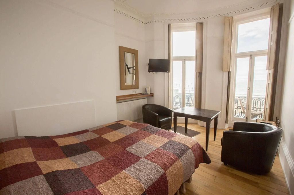 Cecil House Hotel
