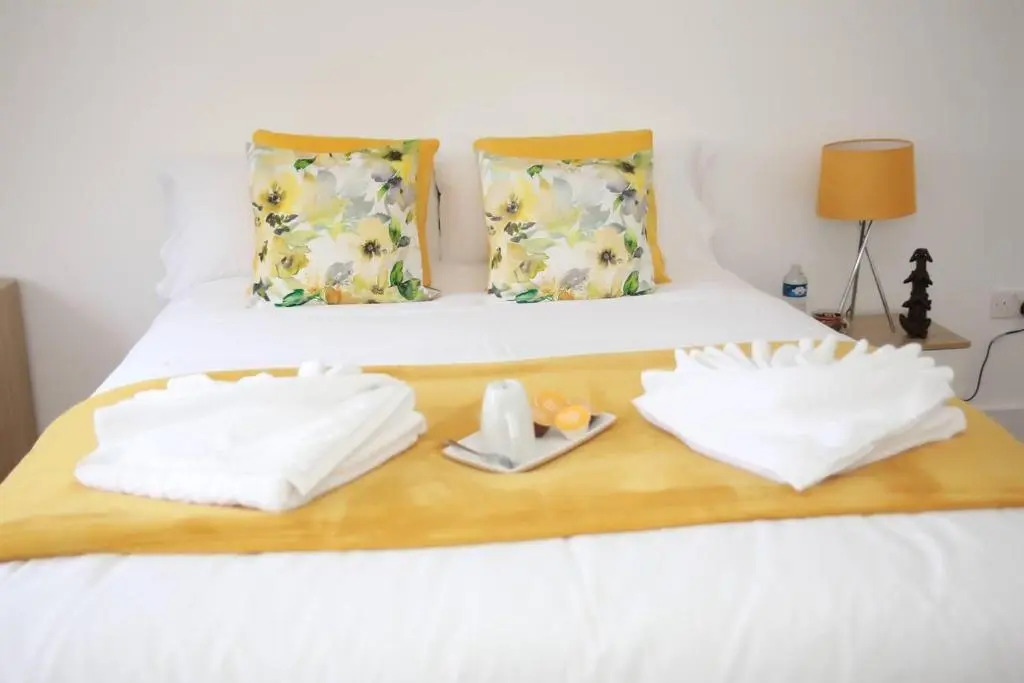 Deluxe 4-bed House Close2 Wembley Stadium
