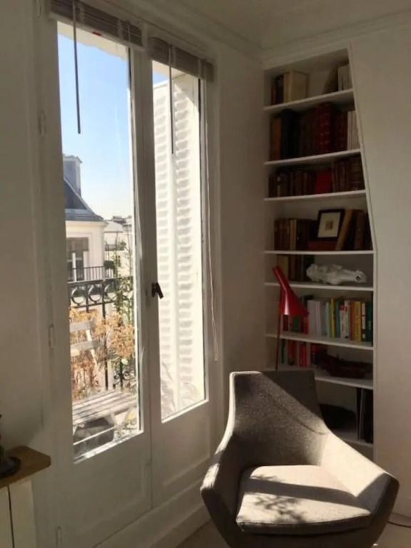 Modern Studio In Paris With Balcony