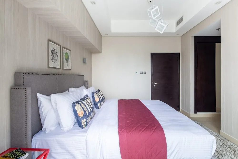 Rich & Vibrant 2BR With Study in Downtown Dubai