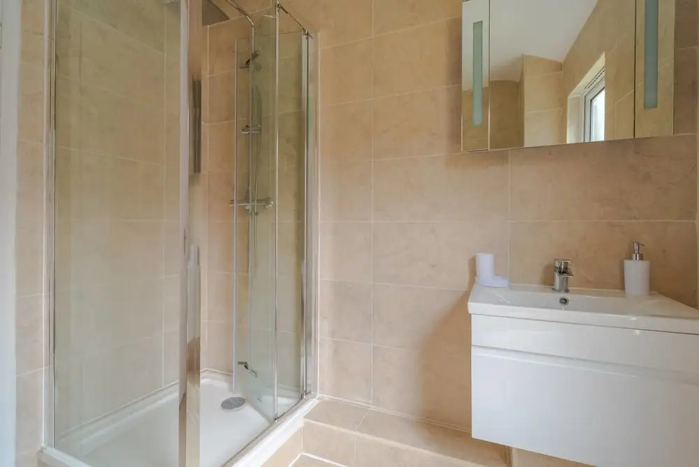 Bright 2 Bedroom Flat Easy Access to London Bridge