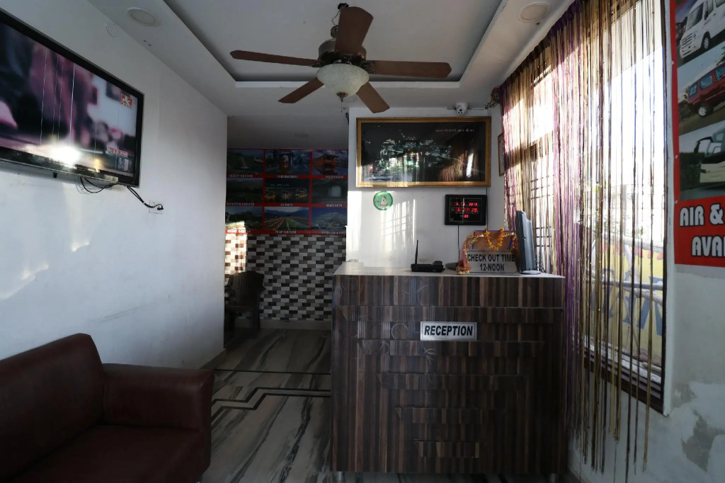 OYO 39365 Hotel Shiv Shakti Residency