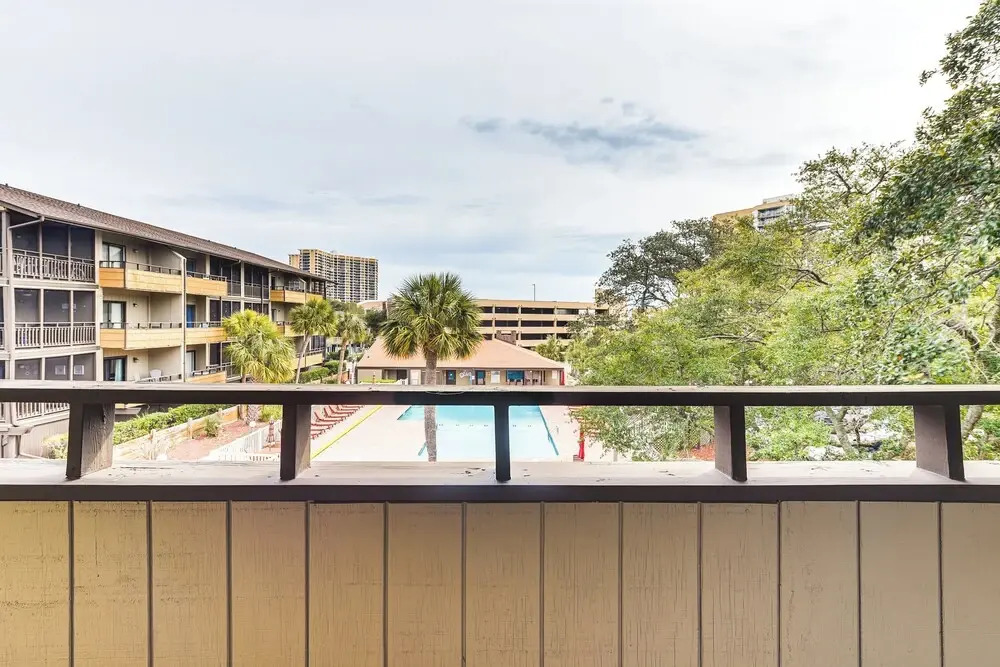 Walk to Ocean: Unit w/ 2 Balconies in Myrtle Beach