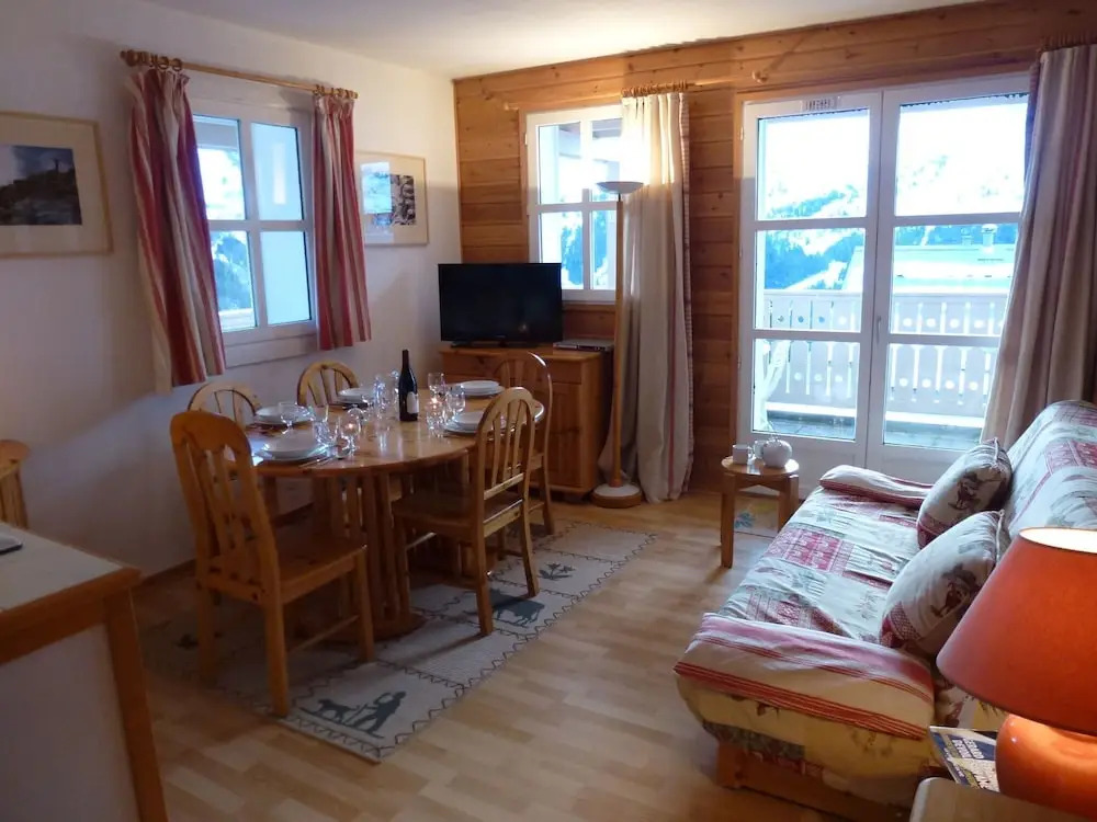 Large Apartment in Flaine With Swimming Pool