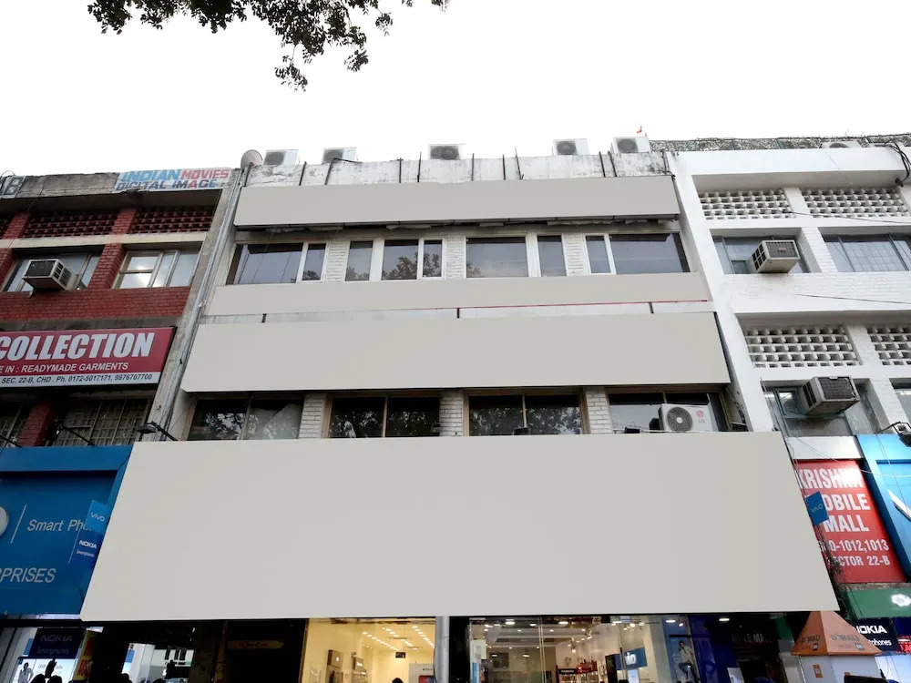 OYO 982 Hotel Royal Park