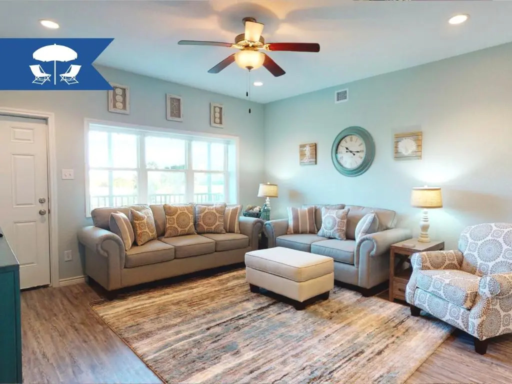 IR45 Bottom Floor Condo, 3 Bedrooms 2 Bath, View of Shared Pool, Boardwalk