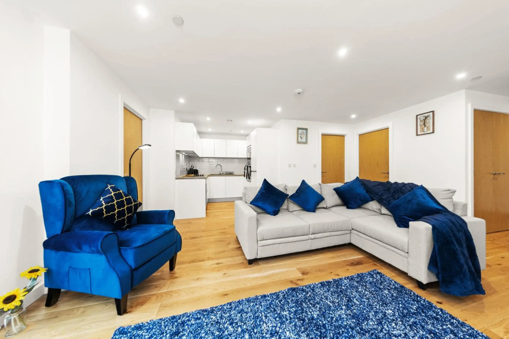 50 PERCENT OFF -Monthly & Weekly Stays Perfect for Relocations, Business, Families and Leisure! Book today at Premium Executive Serviced Apartments- 2 Bed Apt