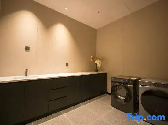 Panmu Designer French Hotel (Longjiang Branch)