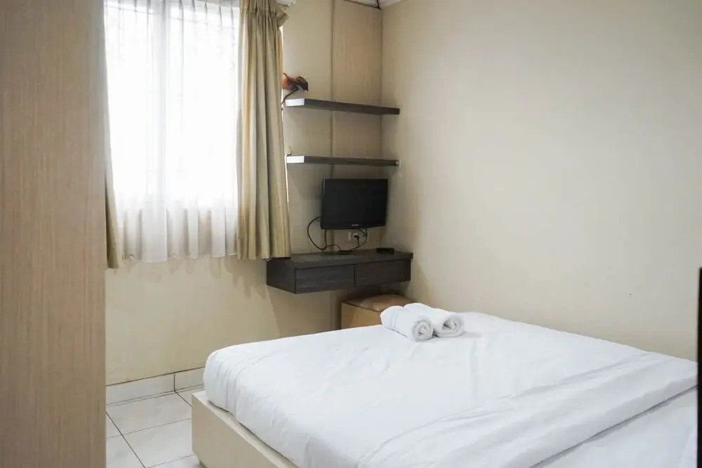 Best Price 3BR Apartment at Mediterania Lagoon Kemayoran By Travelio