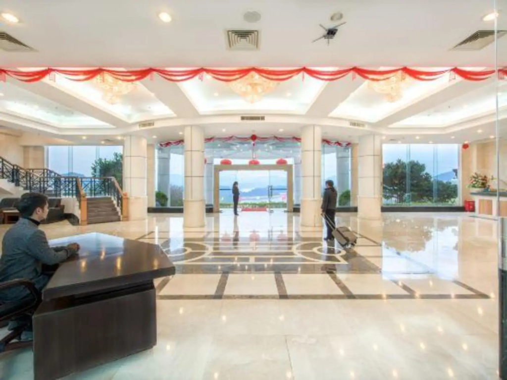 Huguang Holiday Hotel