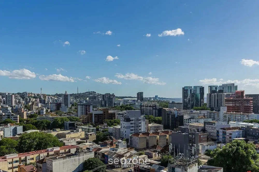 Condominium w/ Complete Leisure Facilities and Unbeatable Location in POA - Bles
